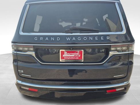 Used 2023 Jeep Grand Wagoneer Series II AWD/4WD image 9