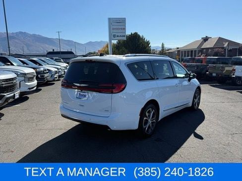 New 2026 Chrysler Pacifica Pinnacle image 6