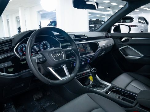 Used 2024 Audi Q3 2.0T Premium Plus w/ Premium Plus Package image 19