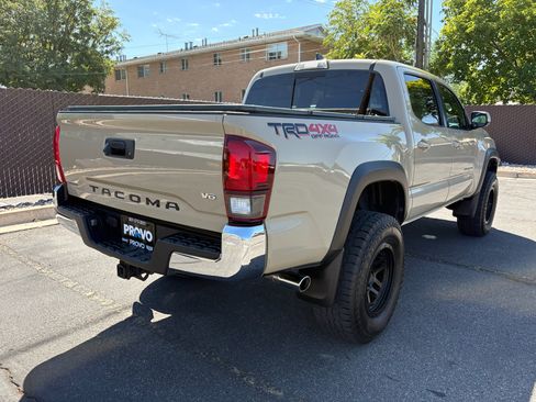 Used 2019 Toyota Tacoma TRD Off-Road AWD/4WD image 5