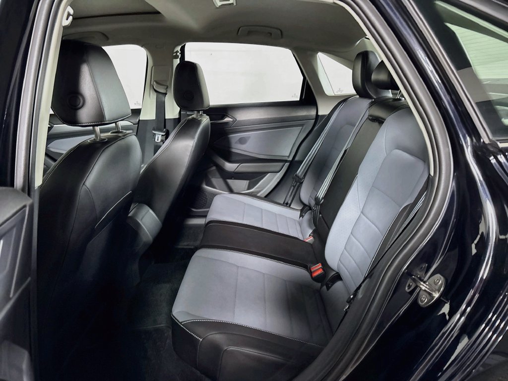 Certified 2026 Volkswagen Jetta SE FWD image 21