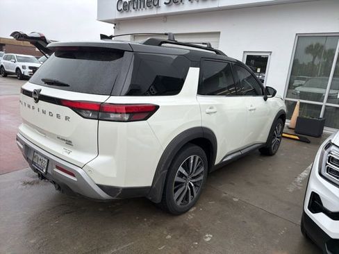 Used 2022 Nissan Pathfinder Platinum w/ Cargo Package image 9