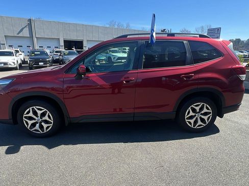 Used 2021 Subaru Forester Premium AWD/4WD image 4