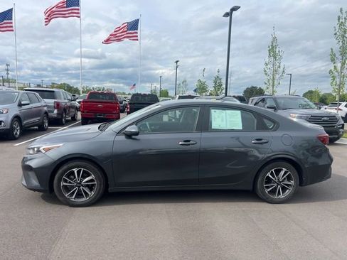 Used 2022 Kia Forte LXS FWD image 7