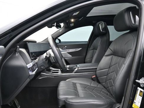 Used 2023 BMW 760i xDrive 760i xDrive w/ Luxury Rear Seating Package image 10