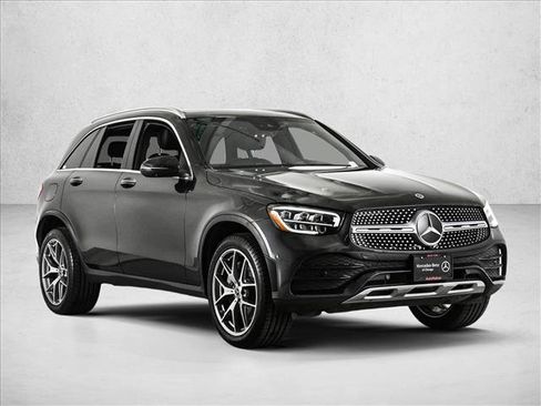 Used 2022 Mercedes-Benz GLC 300 4MATIC image 3