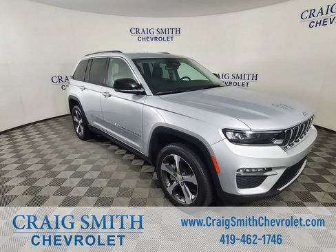Used 2023 Jeep Grand Cherokee Limited AWD/4WD image 7