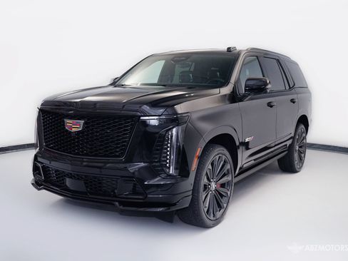 Used 2025 Cadillac Escalade V AWD/4WD image 2