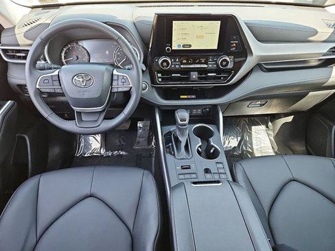 Certified 2025 Toyota Highlander XLE AWD/4WD image 11