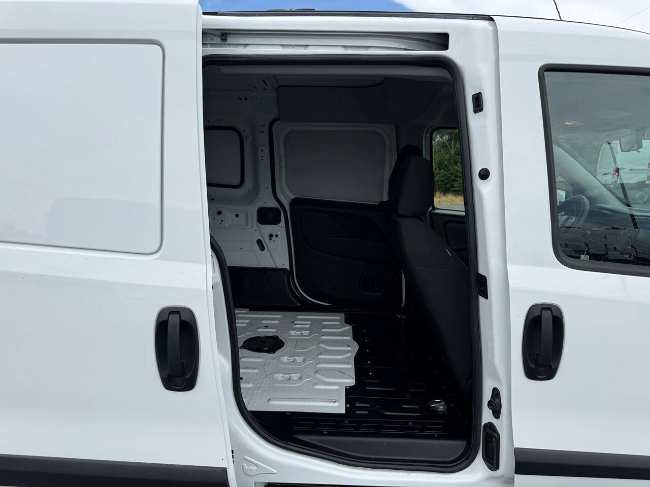 Used 2021 RAM ProMaster City Tradesman FWD image 21