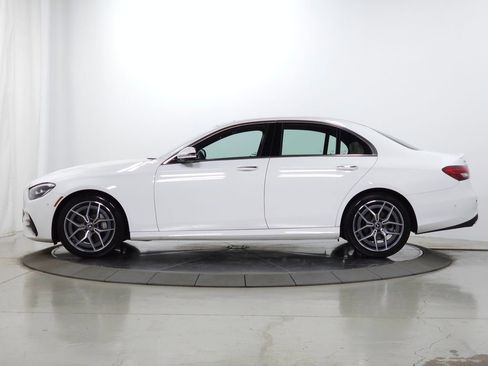 Used 2023 Mercedes-Benz E 350 4MATIC Sedan image 2