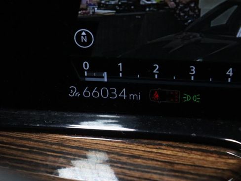 Used 2022 Cadillac Escalade ESV Premium Luxury w/ Performance Package image 18