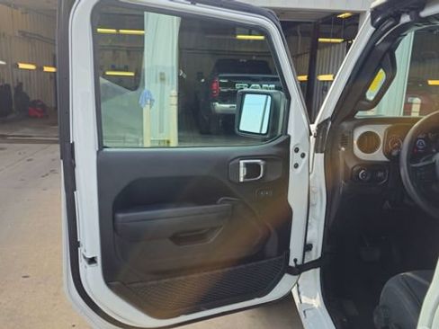 Used 2026 Jeep Gladiator Sport AWD/4WD image 10