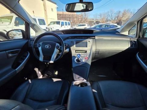 Used 2014 Toyota Prius Four image 29