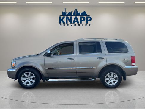 Used 2007 Chrysler Aspen Limited AWD/4WD image 2