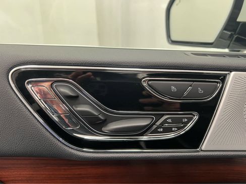 Used 2023 Lincoln Navigator L Reserve w/ Equipment Group 201A image 19