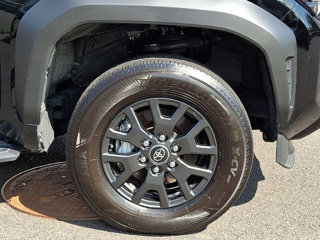Certified 2025 Toyota 4Runner SR5 AWD/4WD image 8