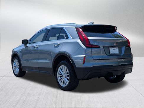 Used 2024 Cadillac XT4 Luxury w/ Cold Weather Package AWD/4WD image 3