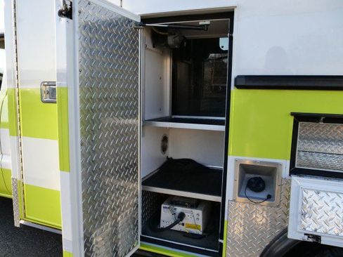 Used 2006 GMC Sierra 3500 SLE w/ Heavy-Duty Power Package image 31