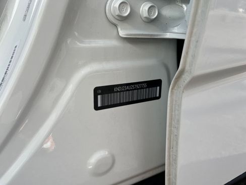 Used 2025 Kia Soul LX w/ LX Technology Package image 27