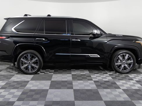 Used 2023 Toyota Sequoia Capstone image 9