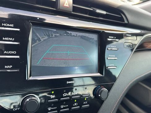 Used 2020 Toyota Camry LE FWD image 17