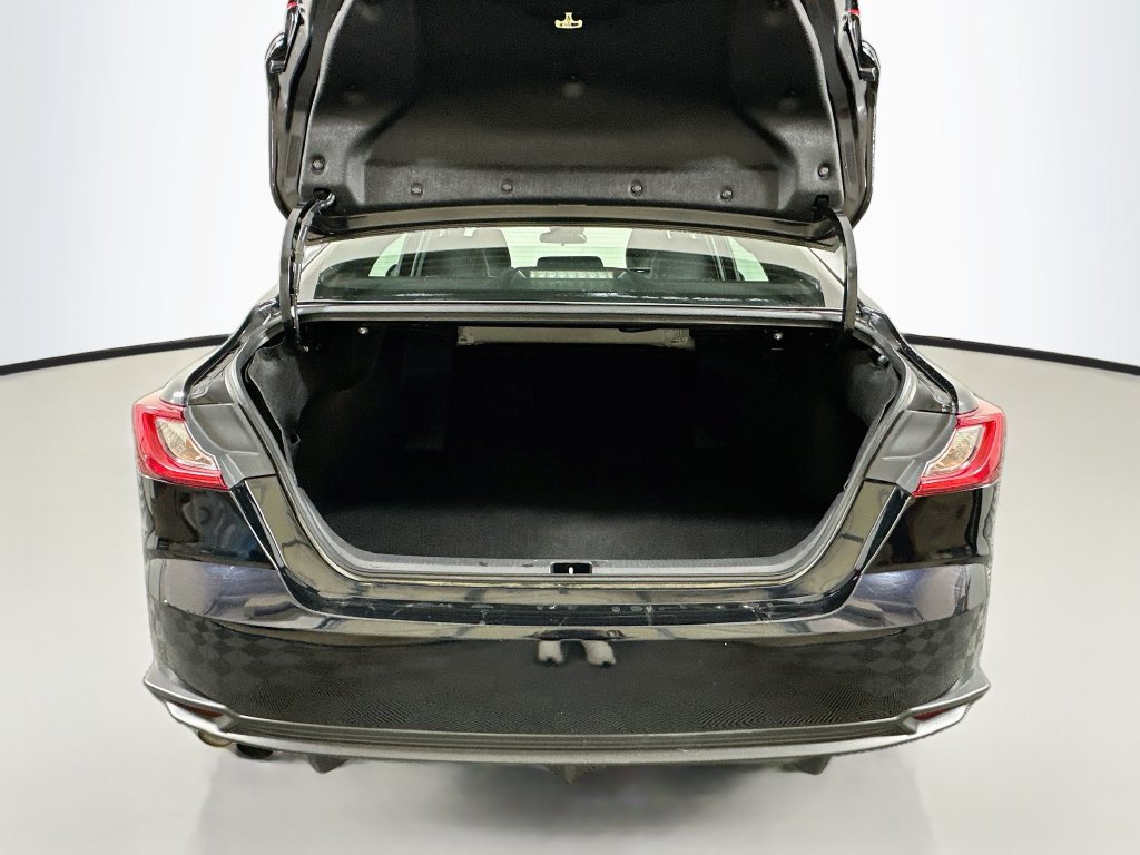 Used 2025 Toyota Camry SE FWD image 24