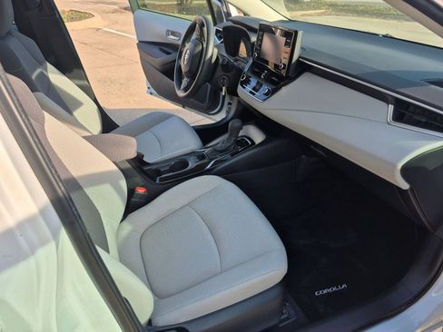 Used 2020 Toyota Corolla L image 15