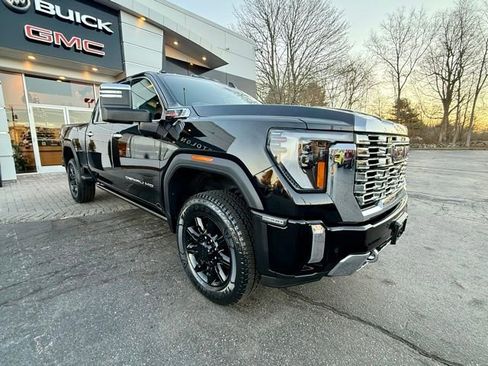 Used 2024 GMC Sierra 2500 Denali w/ Denali Reserve Package image 7