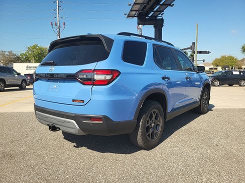Used 2023 Honda Pilot TrailSport image 6