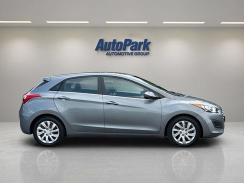 Used 2016 Hyundai Elantra GT FWD image 8