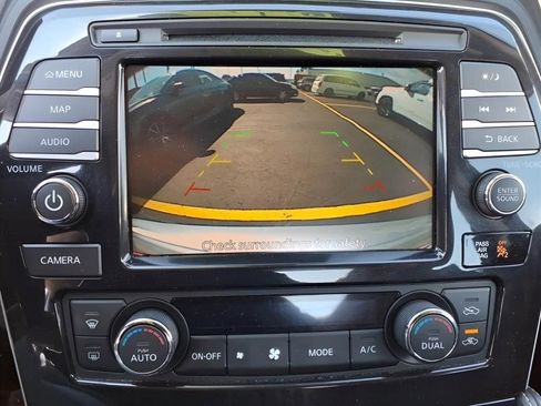 Used 2023 Nissan Maxima SV w/ Floor Mat Group FWD image 8