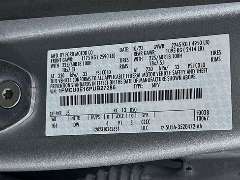 Used 2023 Ford Escape SE w/ PHEV Premium Package image 12