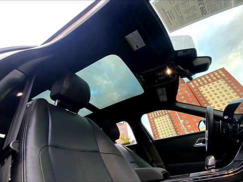 Used 2026 Land Rover Range Rover Velar Dynamic SE image 14