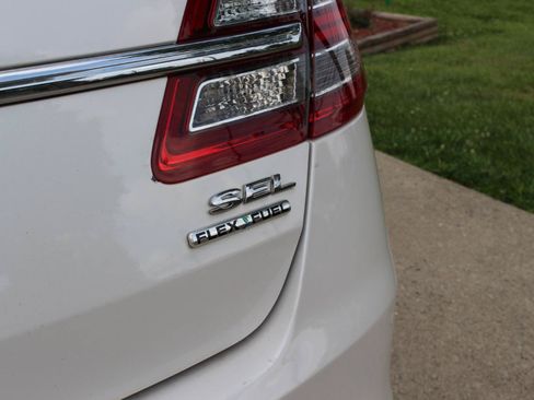 Used 2014 Ford Taurus SEL w/ Equipment Group 201A FWD image 43