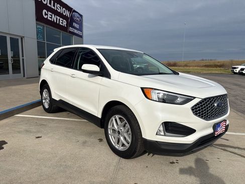Used 2023 Ford Edge SEL w/ Convenience Package image 7