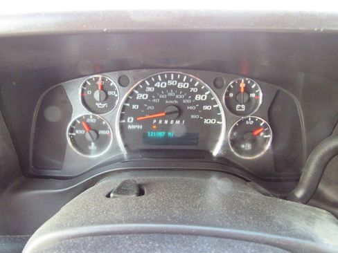 Used 2016 Chevrolet Express 2500 RWD image 33