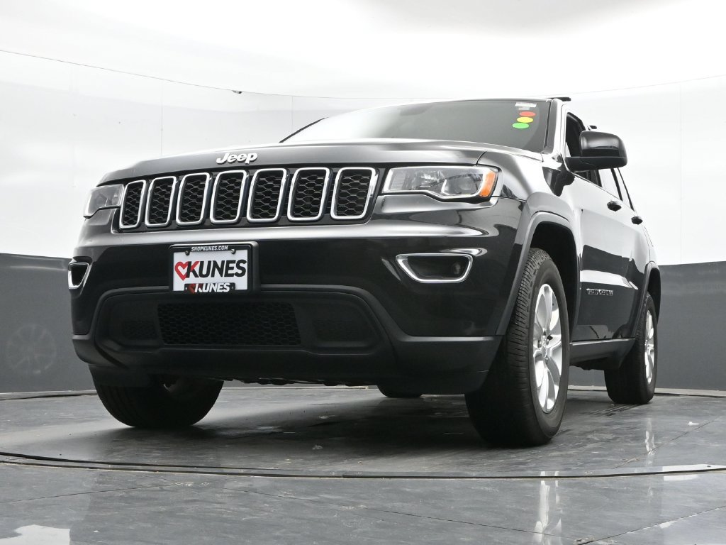 Used 2021 Jeep Grand Cherokee Laredo AWD/4WD image 43