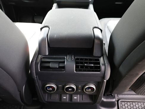 Used 2023 Land Rover Defender 110 X-Dynamic SE AWD/4WD image 29