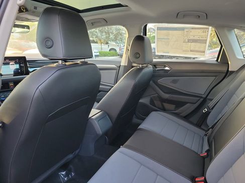 New 2025 Volkswagen Jetta SE image 5