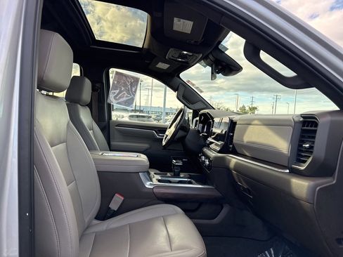 Used 2022 GMC Sierra 1500 SLT w/ SLT Convenience Package image 15