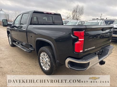 Used 2025 Chevrolet Silverado 2500 LTZ w/ LTZ Plus Package image 3