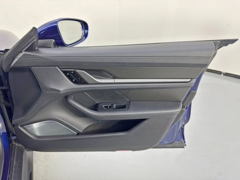 Used 2020 Porsche Taycan image 47