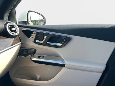 New 2026 Mercedes-Benz GLC 300 image 25