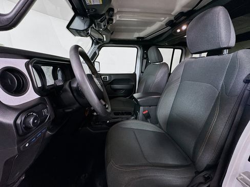 Used 2024 Jeep Wrangler Willys image 13