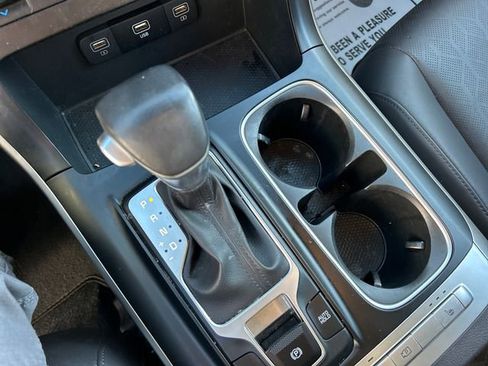 Used 2024 Kia Carnival LX image 22