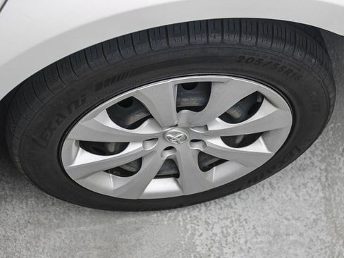 Used 2024 Toyota Corolla LE FWD image 10