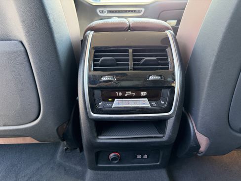 Used 2021 BMW X7 xDrive40i w/ Premium Package AWD/4WD image 18