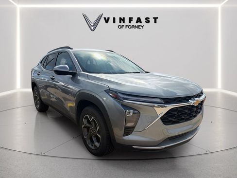 Used 2024 Chevrolet Trax LT FWD image 4