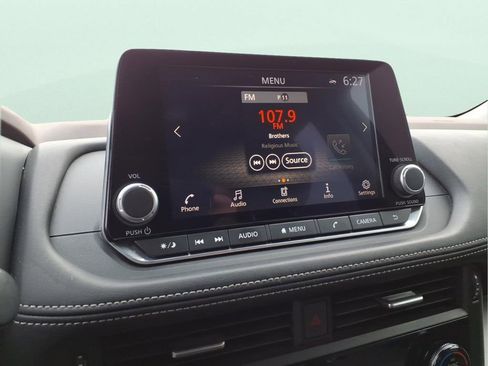 Used 2023 Nissan Rogue SV image 23